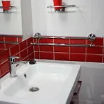 Cueva Sasha Kır Evi *