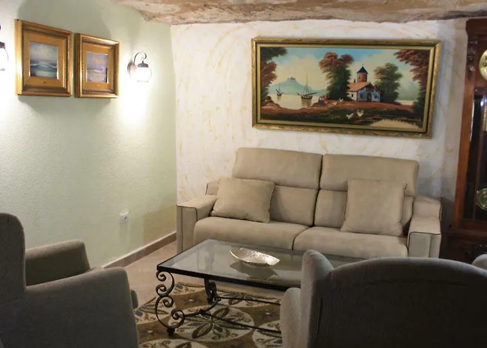 Cueva Sasha Kır Evi *